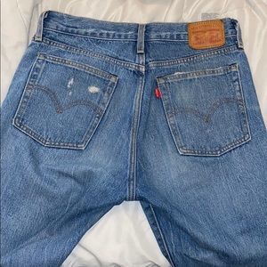 Size 28 Levi’s wedgie fit